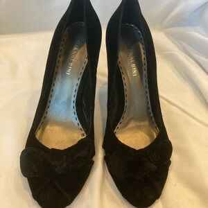Gianni Bini Black Velvet Bow Heels
